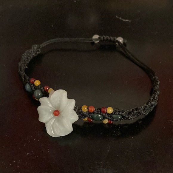 Beaded flower bracelet from Hawaii like new condition - Picture 2 of 5